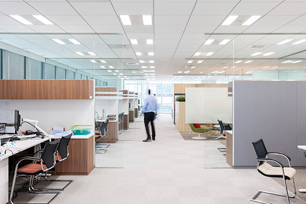 バイオジェン・ジャパン株式会社のオフィス内、役員室があるエリアを撮影。
