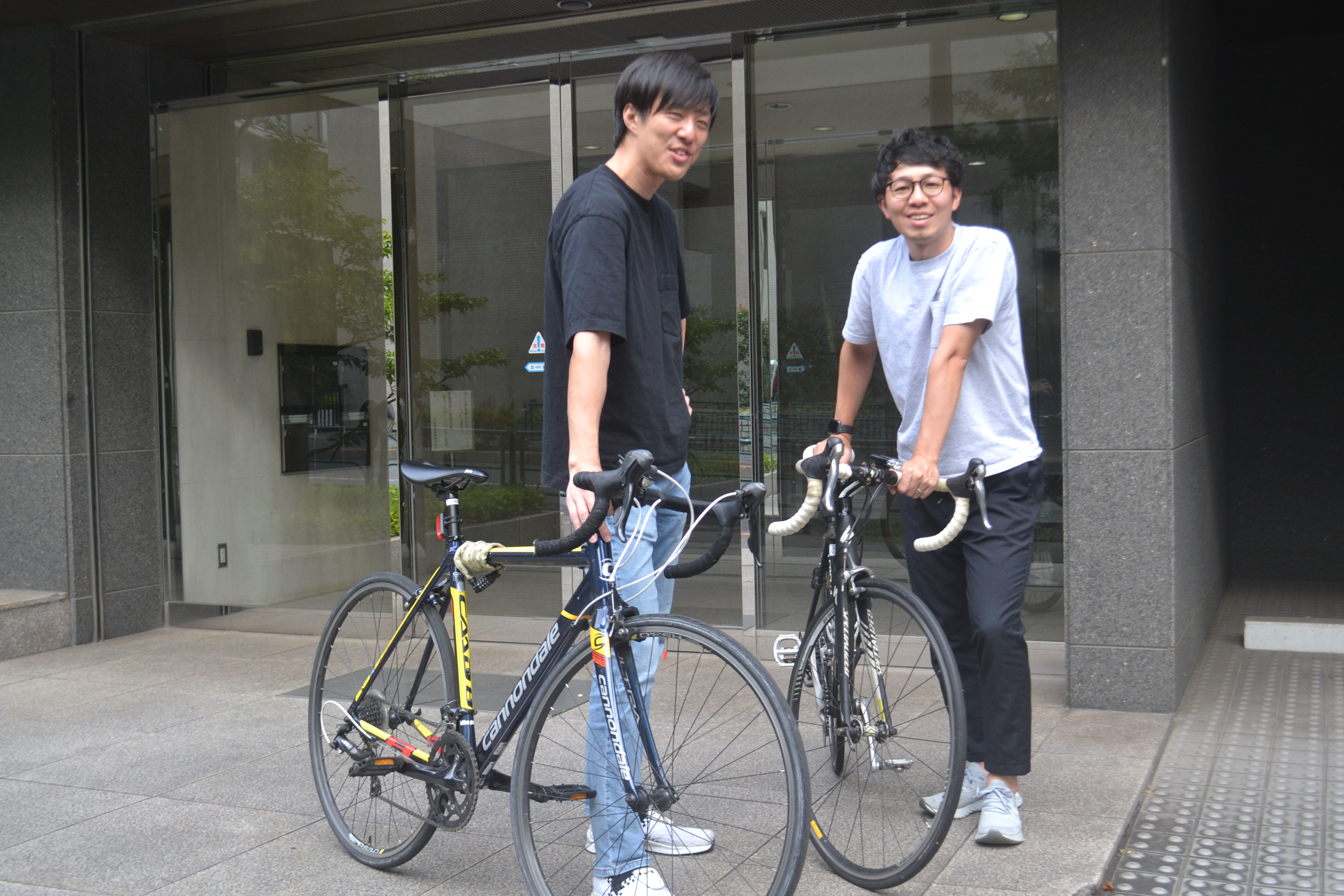 実際に自転車で通勤されているはてなの社員に、写真撮影に応じていただいた