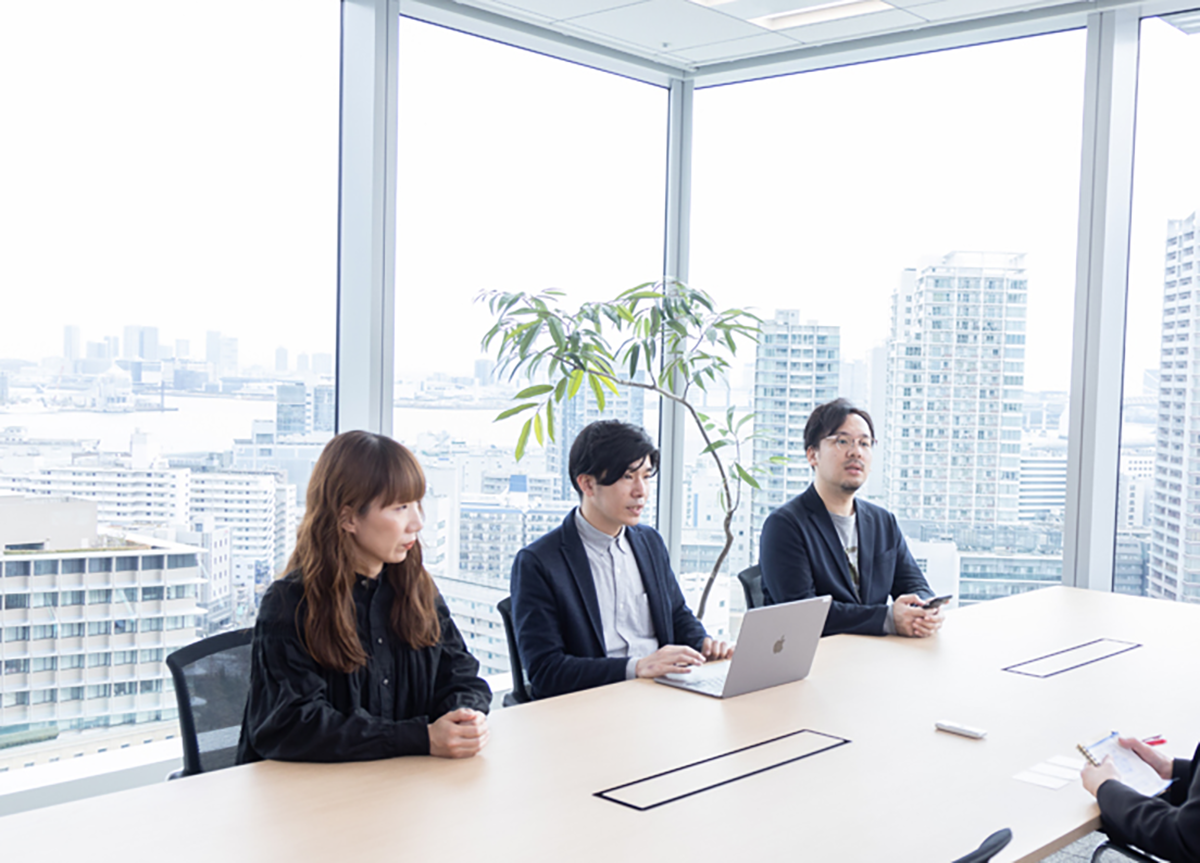 （左から）二田水沙紀さん、梅田祥成さん、青木昂彦さん