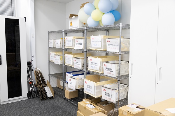 壁の裏に設置されていた部門ごとのメールボックス。この後、古宇田氏の話にも出てくるが、かなり大量にある荷物の扱いもこのオフィスの特徴となっている。