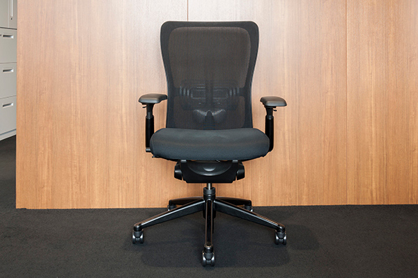 CBREのオフィスチェアを見せてください(オフィス訪問[6]) 【椅子コレ】｜オフィス家具の選び方 アスクル みんなの仕事場